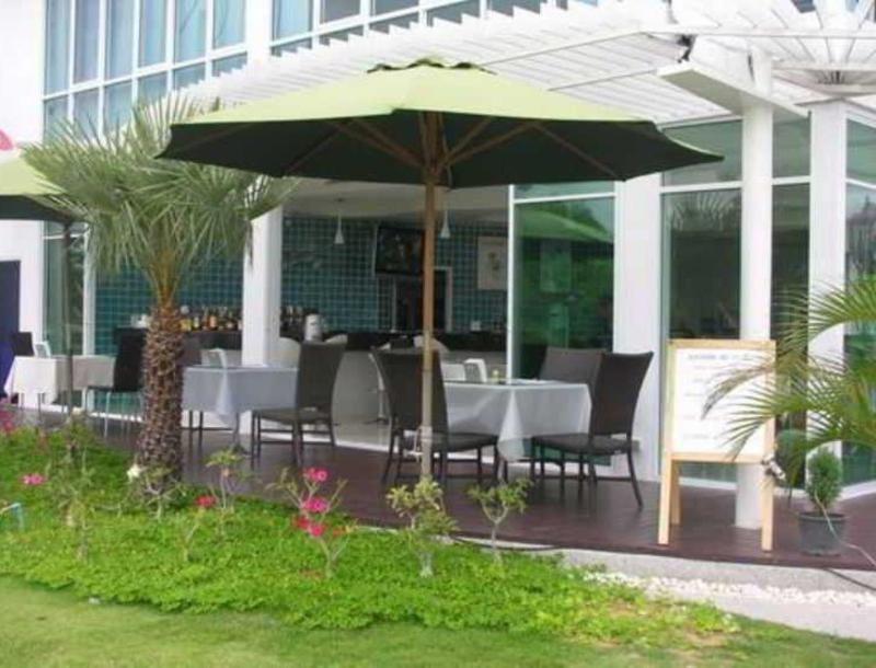 Capital O 998 The Magnolias Pattaya Boutique Resort Nong Prue Exterior photo